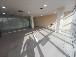 Plazada 3 otaqlı ofis icarəsi